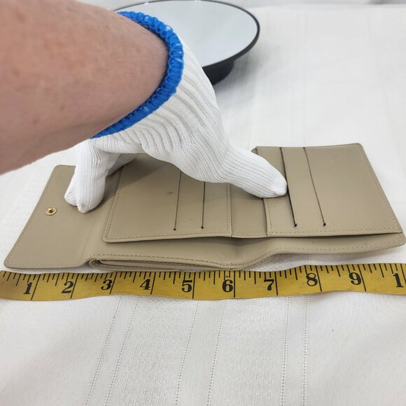 LOUIS VUITTON LV Embossed Monogram Vernis Leather Wallet - Picture 12 of 13